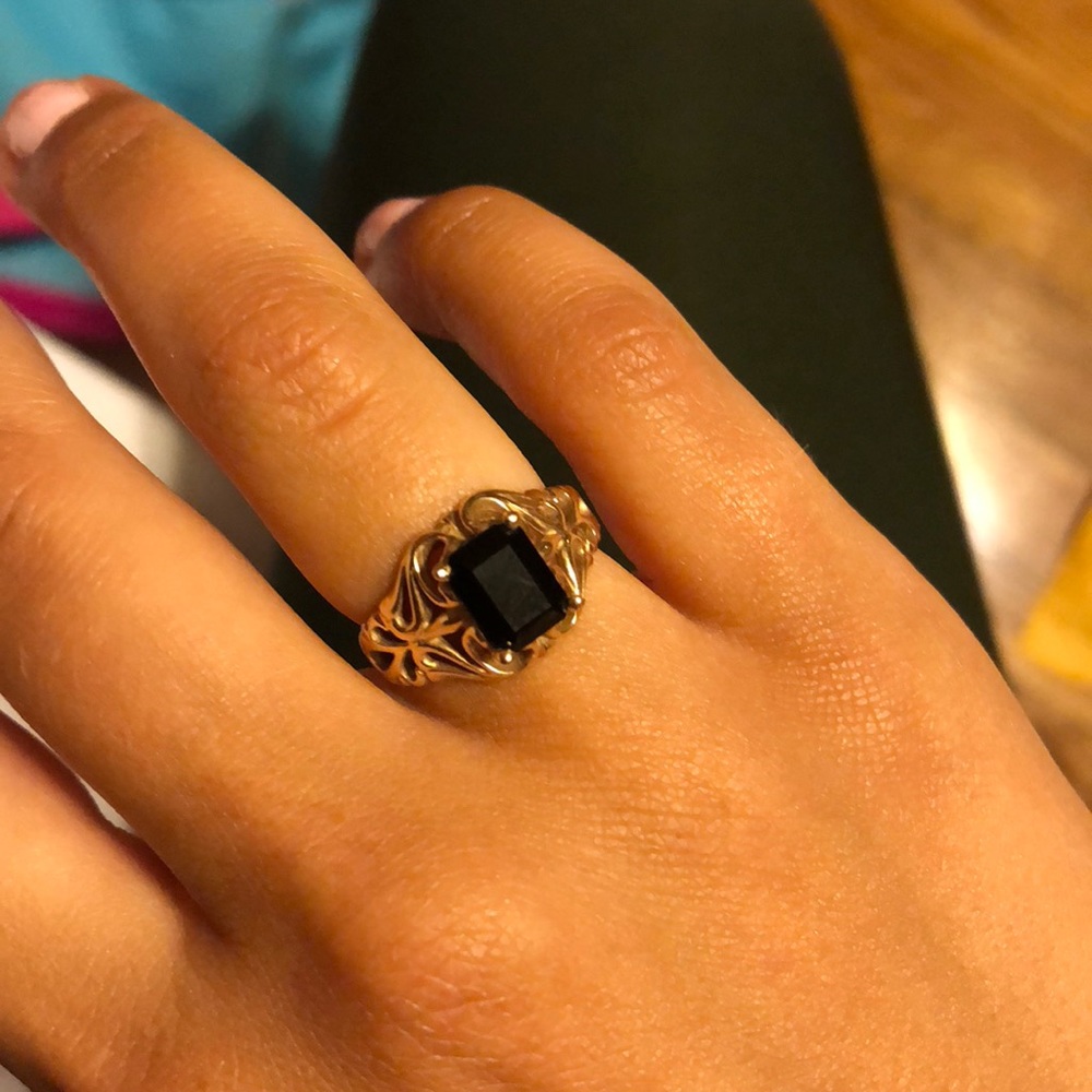 solid 14k gold ring with onyx stone size 7